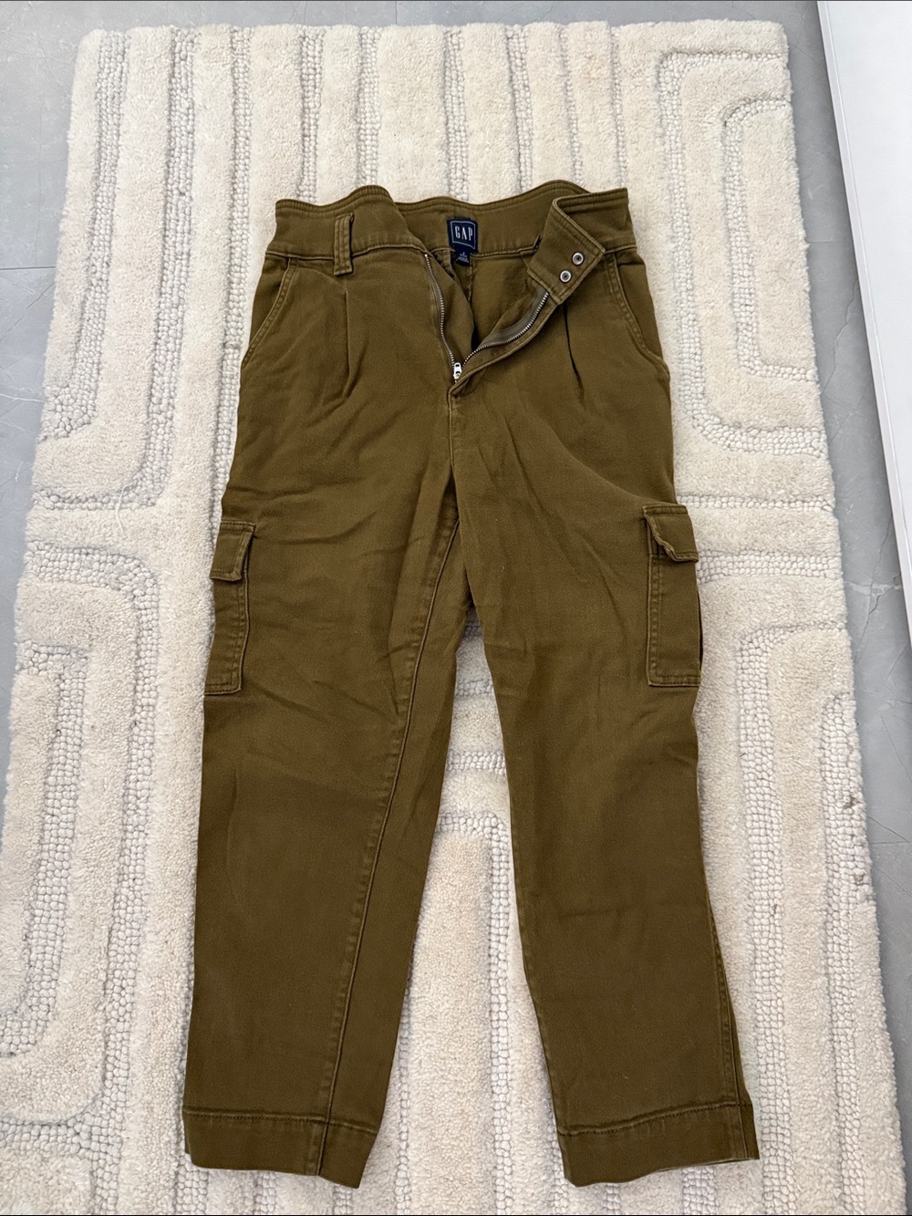 GAP Men's Olive Cargo Pants - Utility Style